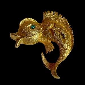 Vintage Goldtone Fish Brooch With Green Rhinestone Eye